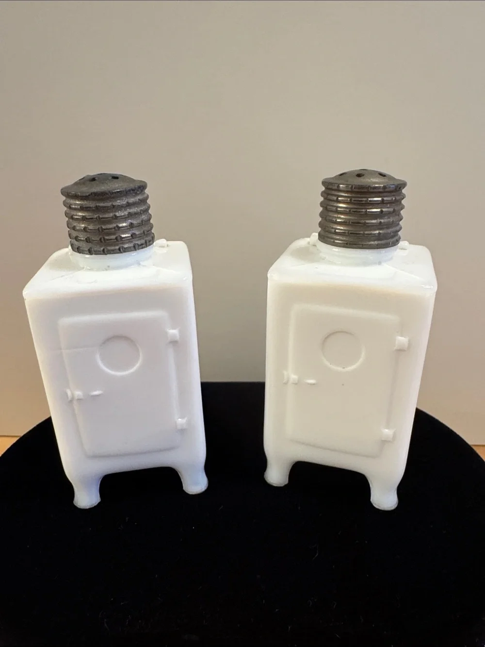 VTG milk glass salt & pepper shakers GE pattern icebox design